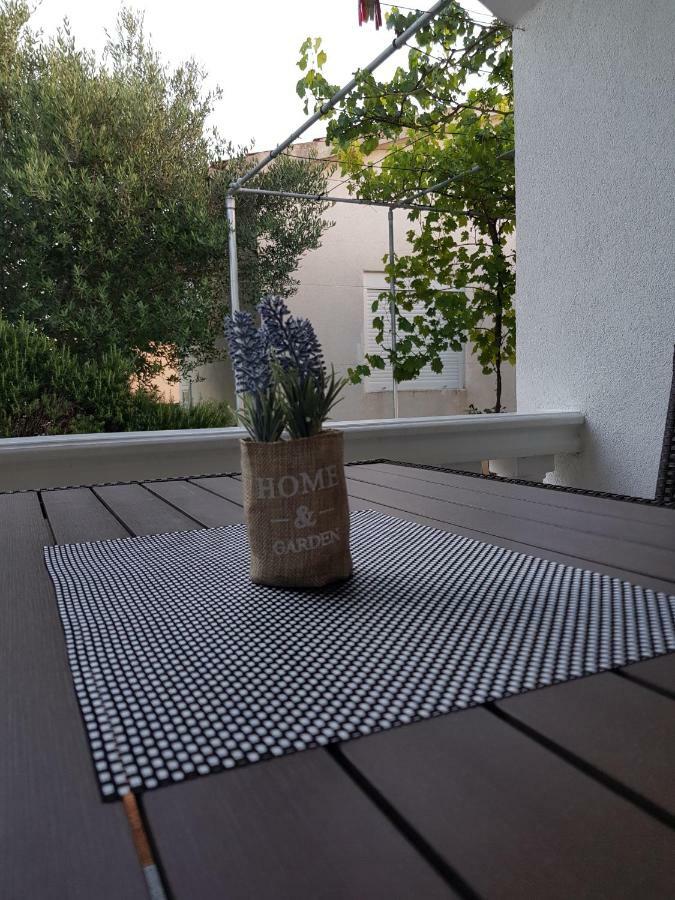 Apartments Marijeta Vir Eksteriør bilde